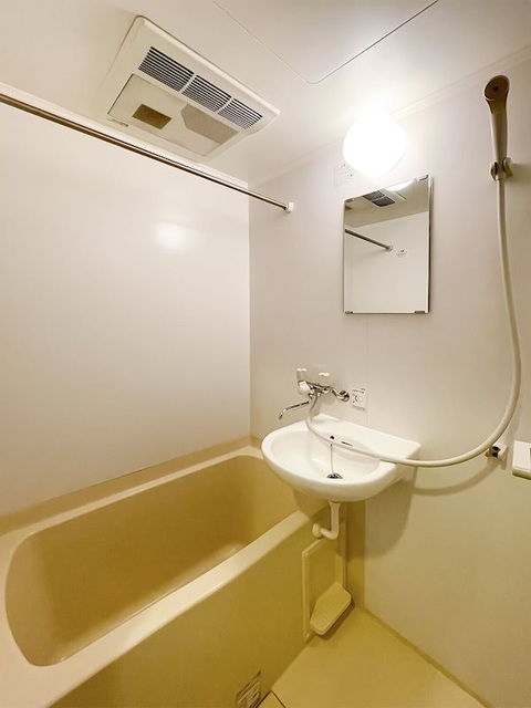 バス・シャワールーム　バスルーム