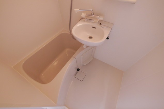 バス・シャワールーム　※別部屋参考写真