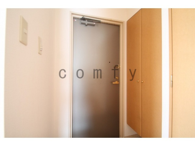 玄関　エントランス