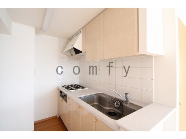 キッチン　ガス３口システムキッチン