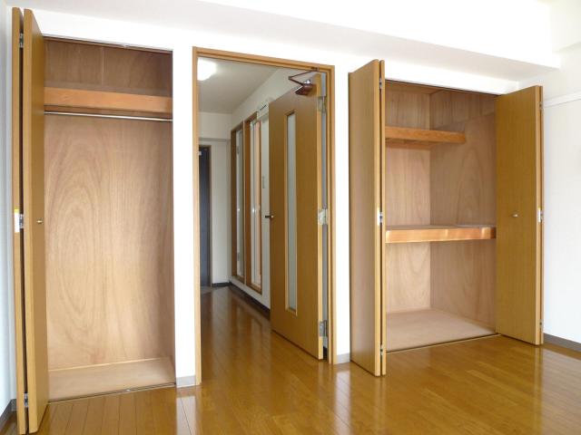 収納　※同タイプ部屋の写真です。
