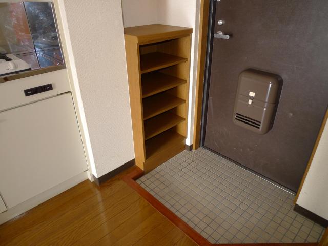 玄関　※同タイプ部屋の写真です。
