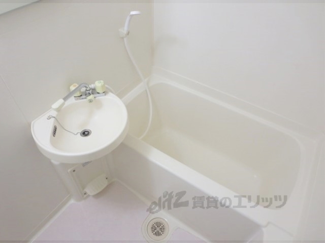 バス・シャワールーム　バス