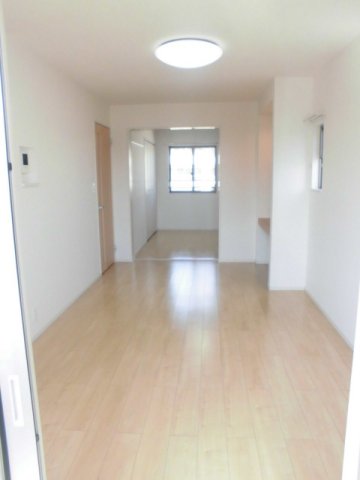 居室・リビング　こちらのリビングで趣味の時間をお楽しみください