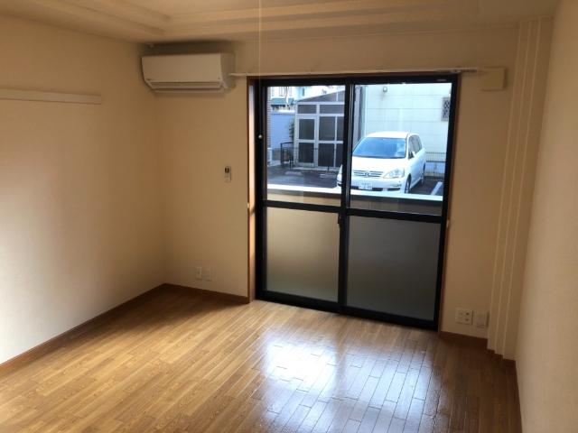 バルコニー　洋室