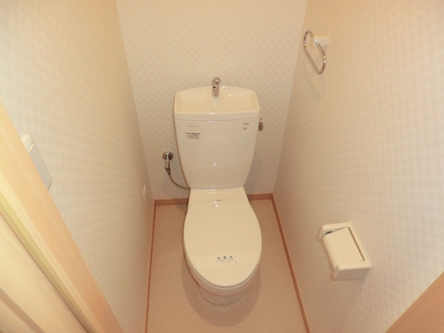 トイレ　ウォシュレット付きのトイレです♪