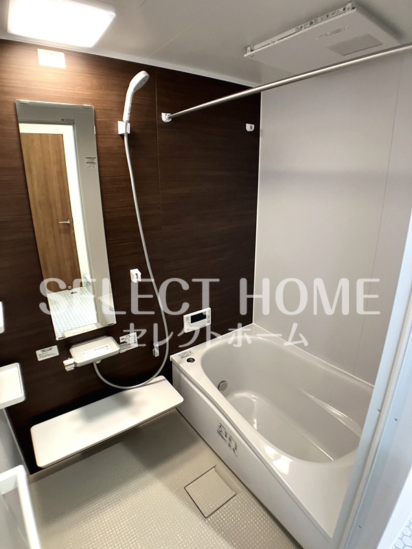 バス・シャワールーム　コンパクトで使いやすいお風呂です