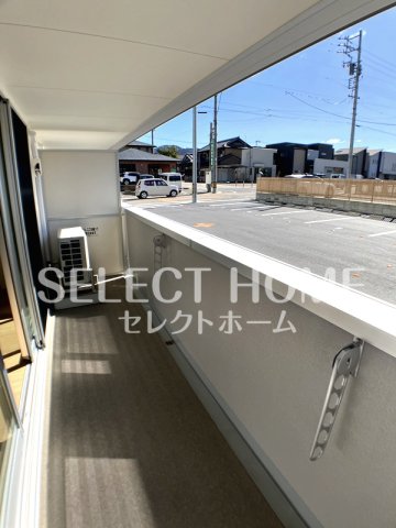 バルコニー　開放的で明るい空間を演出してくれるバルコニーです