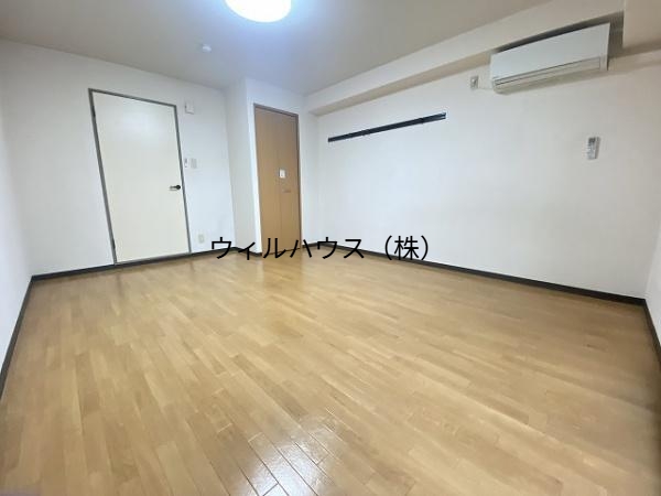 居室・リビング　洋室広々！