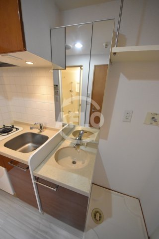 洗面設備　エステムコート大阪城北天満の杜　独立洗面台