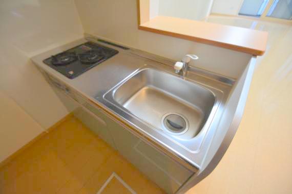 キッチン　オシャレなシステムキッチン。お料理好きには嬉しいですね。