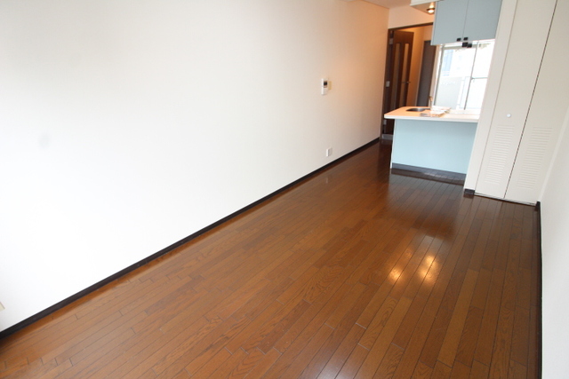 居室・リビング　２１１００６　８０３