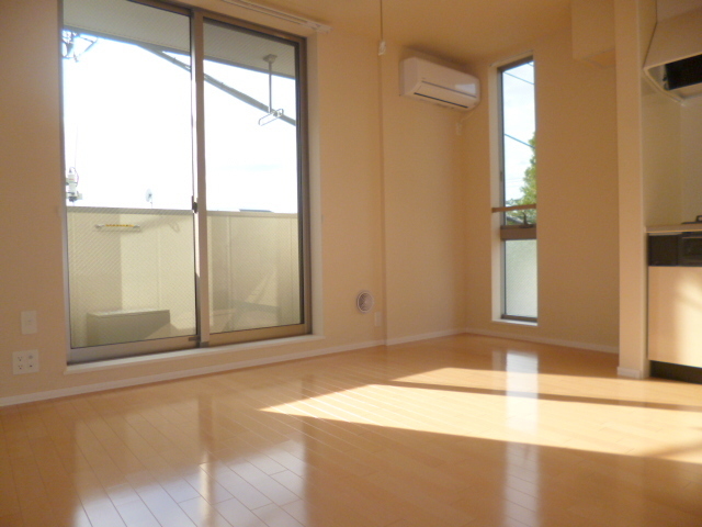 居室・リビング　★明るいフローリングの角部屋です★