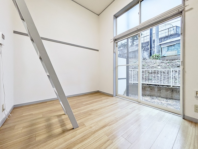 居室・リビング　同じ間取りで１階のお部屋の御写真です。