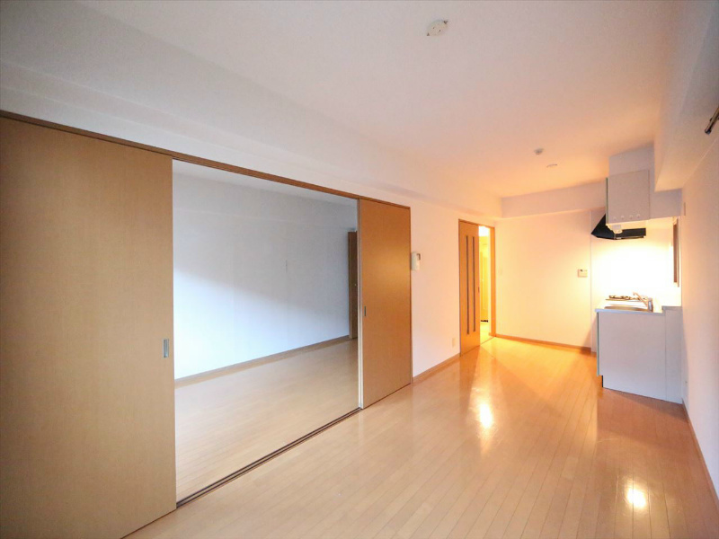 居室・リビング　LDK11帖　洋室7帖と繋げて使えます