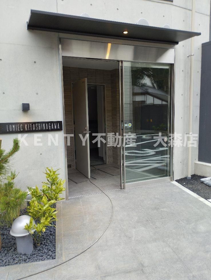 エントランス　建物の内部です