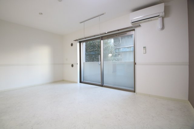 居室・リビング　※別室の参考写真の為、現況優先です。