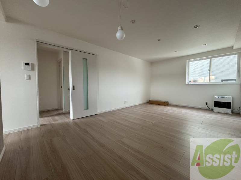 居室・リビング　広くてキレイなお部屋が広がっていて、充実した生活が送れそう。