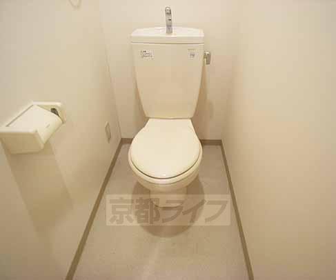 トイレ　清潔感のある洋式トイレ。