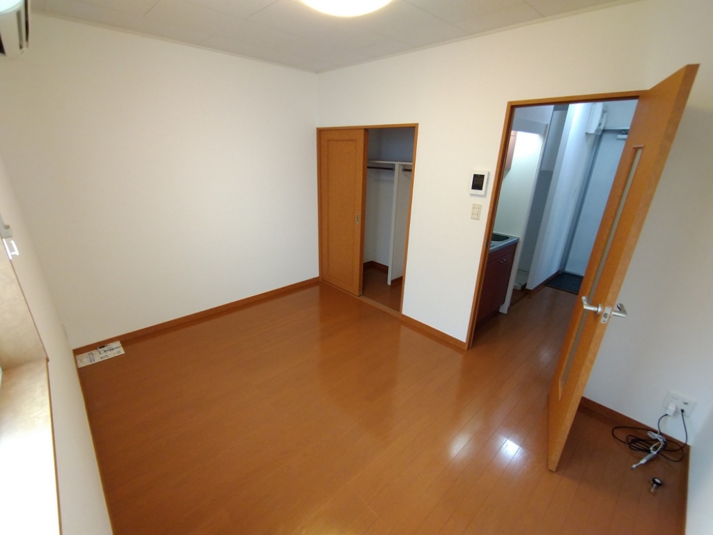 居室・リビング　2階は絨毯仕様