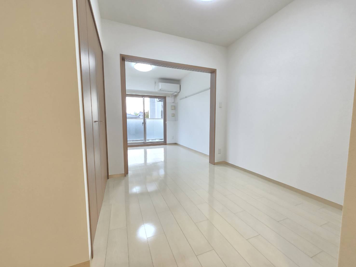 居室・リビング　※別号室