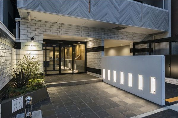 エントランス　初期費用分割可★ご希望の場所まで無料送迎サービス付♪