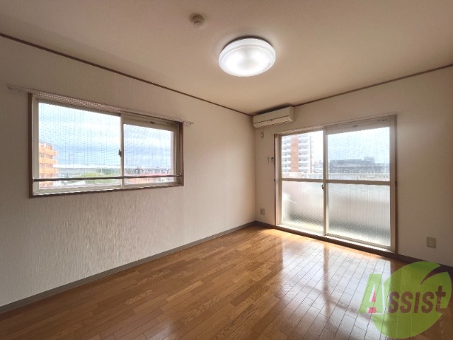 その他部屋・スペース　角部屋なので、日差しがしっかり入って問題なさそうですね。