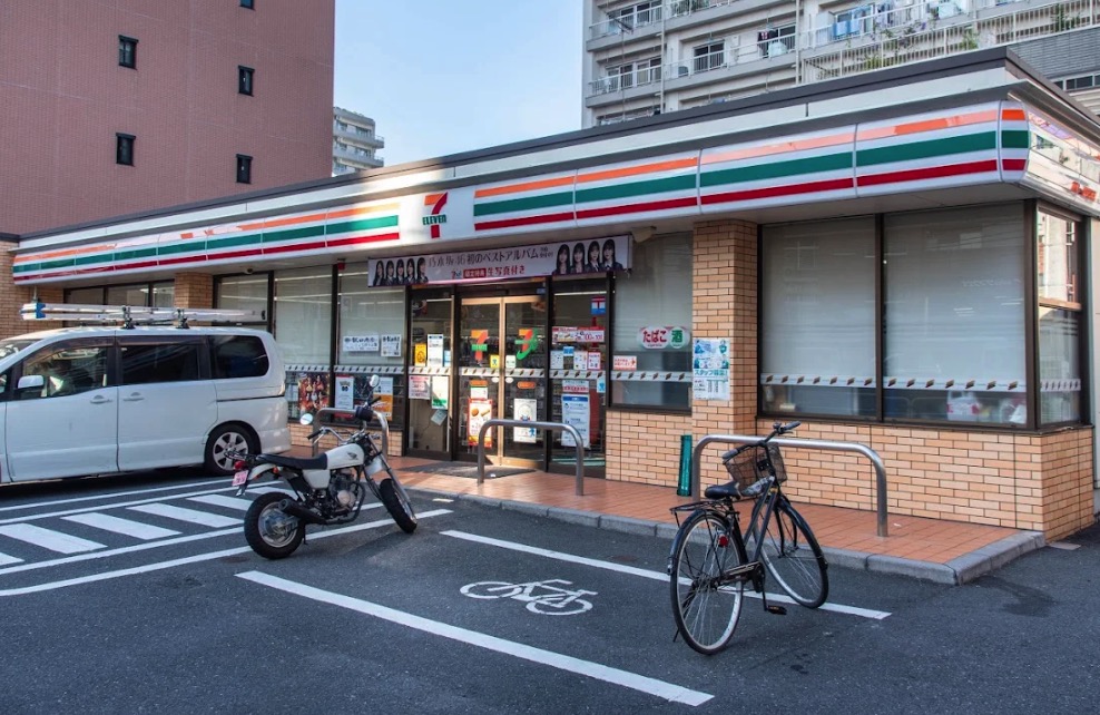 コンビニ　セブンイレブン荒川東日暮里2丁目店（コンビニ）まで193m