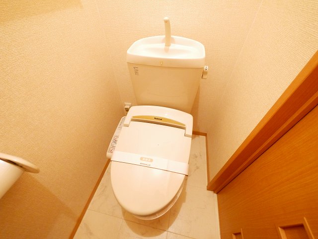 トイレ　落ち着いたトイレです