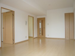 居室・リビング　同マンション別部屋