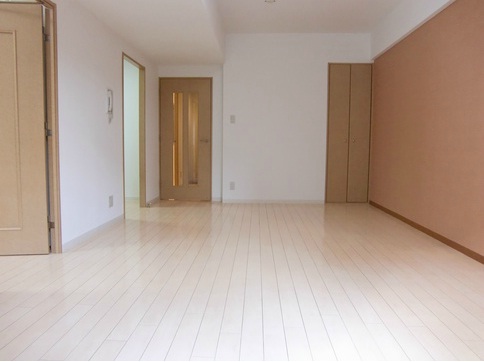 居室・リビング　同マンション別部屋