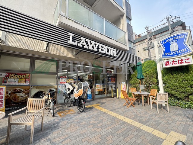 コンビニ　ローソン 安堂寺町二丁目店（コンビニ）まで582m