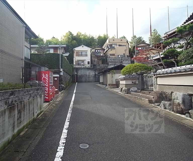 その他　前面道路です。