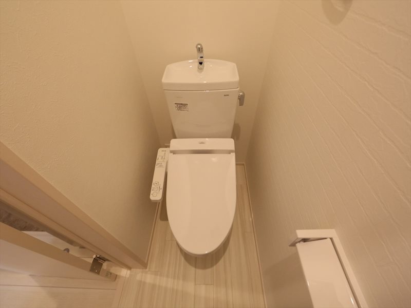 トイレ　温水洗浄暖房便座付トイレ