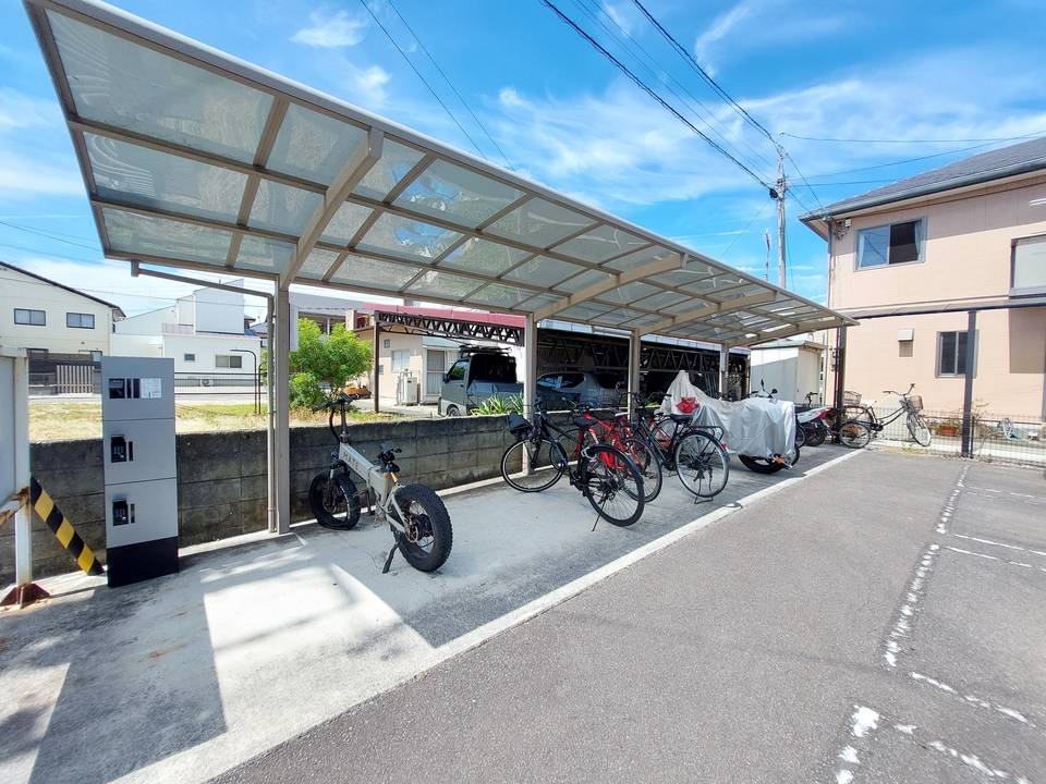 駐車場　駐輪場