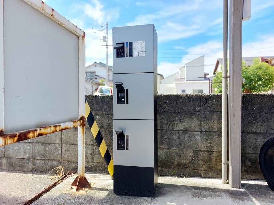 エントランス　宅配ボックス