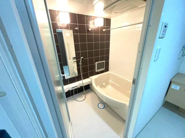 バス・シャワールーム　イメージとして同建物他部屋を表示しています