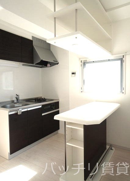 キッチン　同シリーズの別のお部屋。現況を優先します。