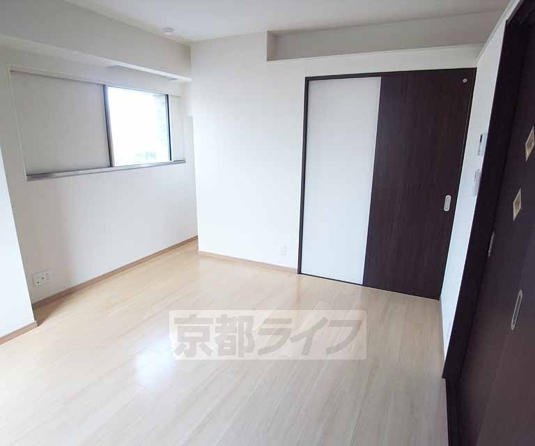 居室・リビング　２０１２年築のデザイナーズマンション。オシャレな室内。