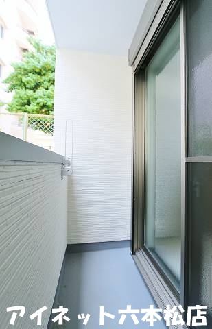 バルコニー　洗濯物はこちらです。