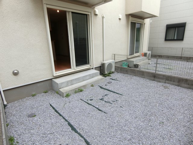 庭　他のお部屋の参考写真となります。
