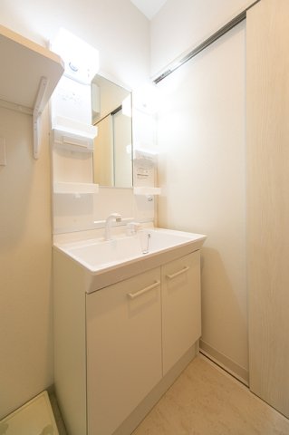 洗面設備　※写真は同タイプ住戸です。