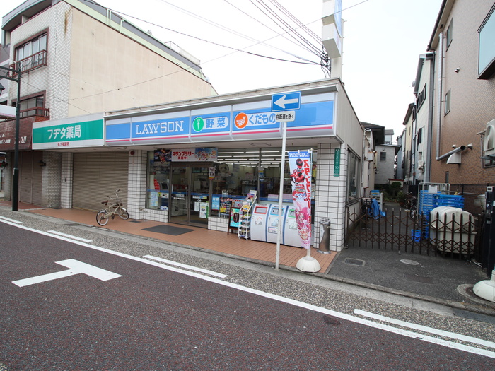 コンビニ　ローソン（コンビニ）まで225m