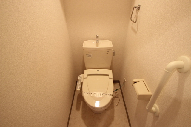 トイレ　※他号室の写真です。
