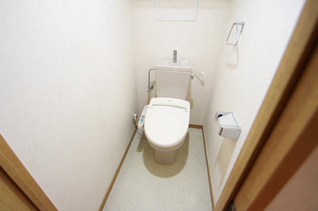 トイレ　※別室の参考写真の為、現況優先です。