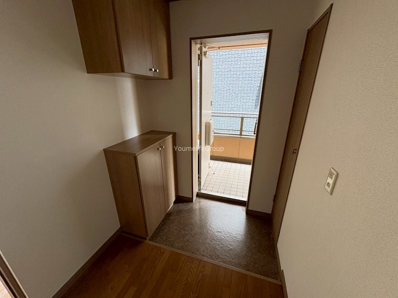 玄関　※別部屋参考写真※