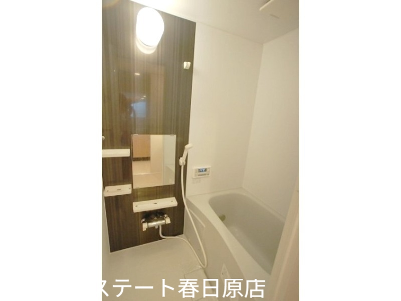 バス・シャワールーム　追い焚き付きのお風呂
