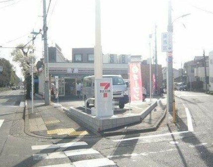 コンビニ　セブンイレブン（コンビニ）まで720m