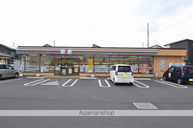 コンビニ　セブンイレブン（コンビニ）まで717m