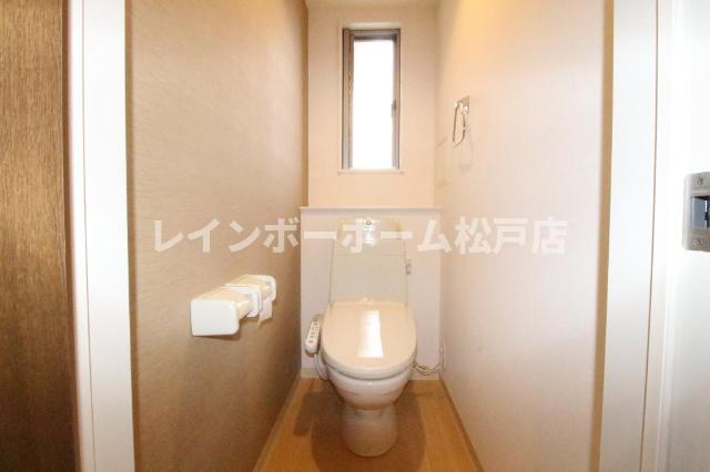 トイレ　清潔感のあるトイレです